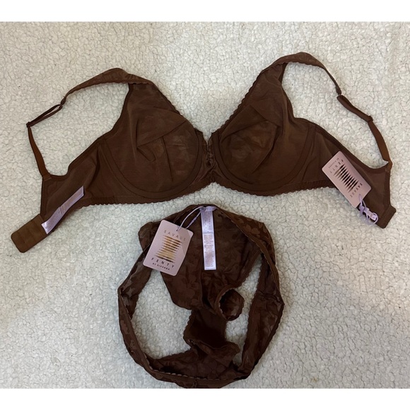 NWT FENTY SAVAGE LACE SET - Picture 8 of 10
